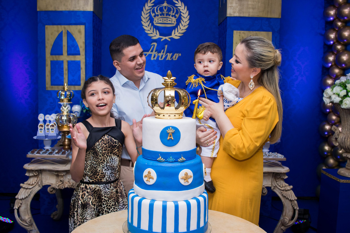 Comemoração do aniversário de 01 ano do Rei Arthur, momento de muita alegria e celebração de um dia super especial, ficamos gratos por fazer parte dessa celebração, acompanhe agora com a gente um pouco dessa noite. 