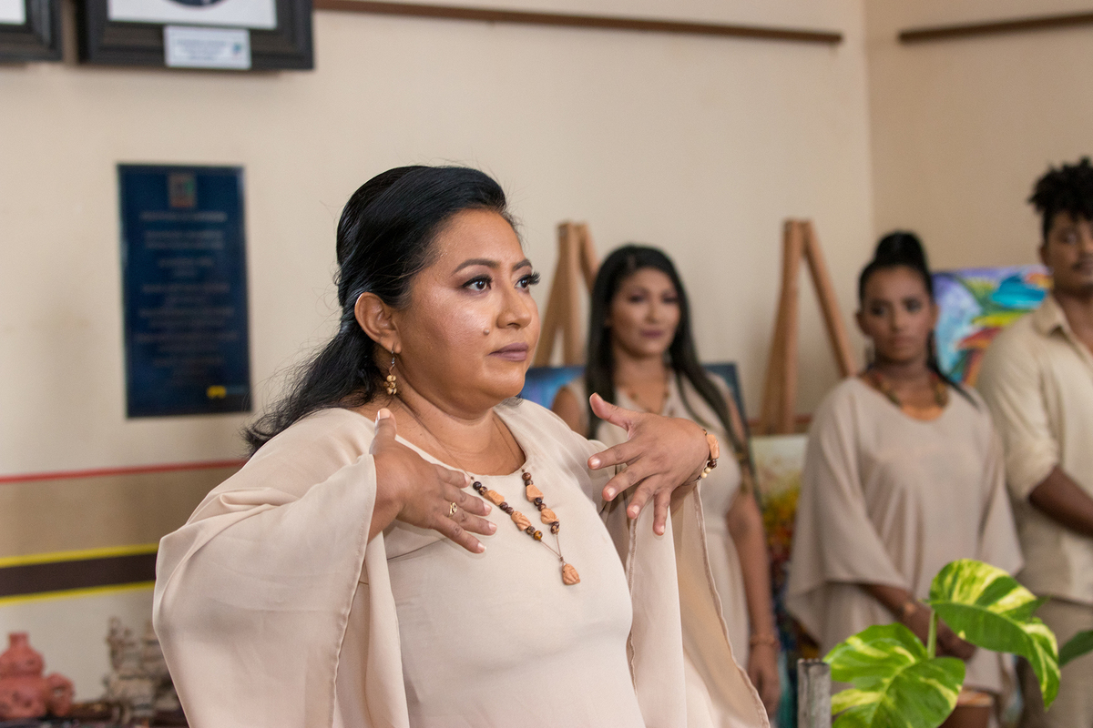 Exposição e Desfile de Moda com Biojoias de Cerâmica - Centro Cultural João Fona - Santarém - Pará