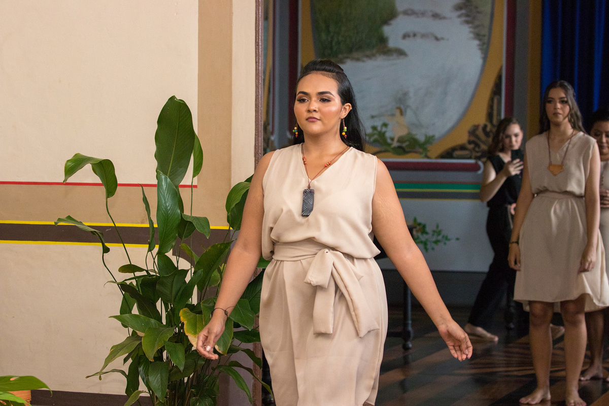 Exposição e Desfile de Moda com Biojoias de Cerâmica - Centro Cultural João Fona - Santarém - Pará
