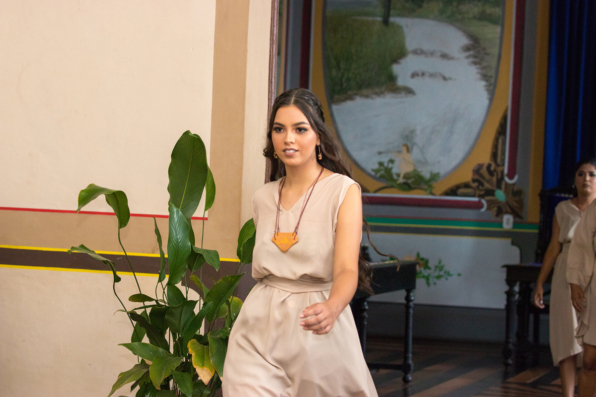 Exposição e Desfile de Moda com Biojoias de Cerâmica - Centro Cultural João Fona - Santarém - Pará