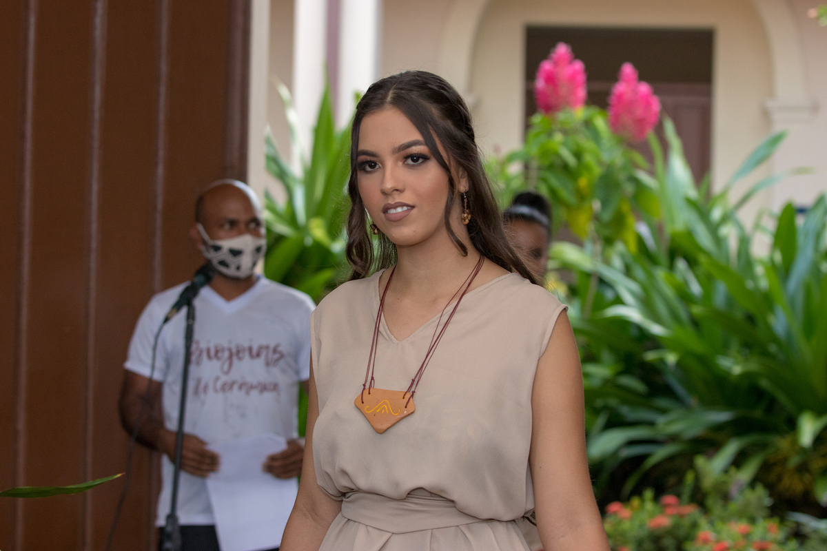 Exposição e Desfile de Moda com Biojoias de Cerâmica - Centro Cultural João Fona - Santarém - Pará