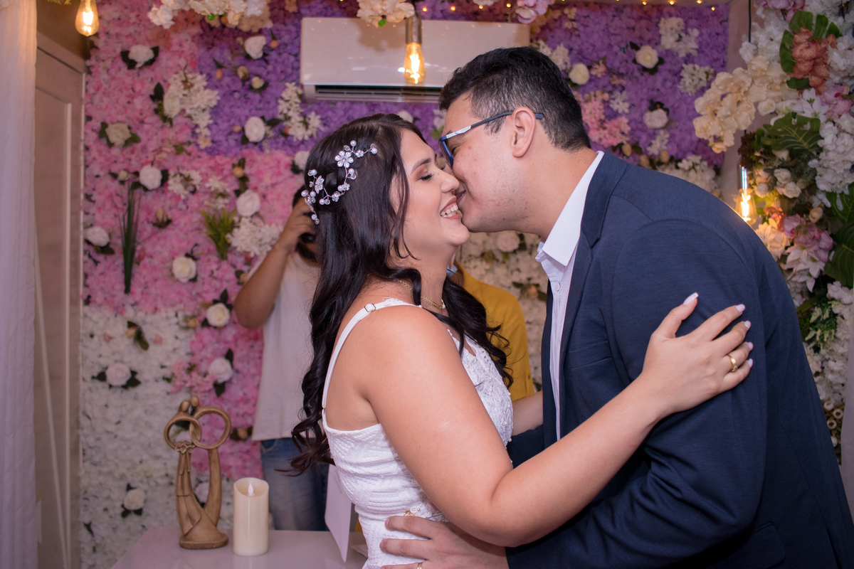Celebramos o amor, a união, o inicio de um novo capítulo na vida desse casal super especial @gustavogt_campos e @alana_moniique