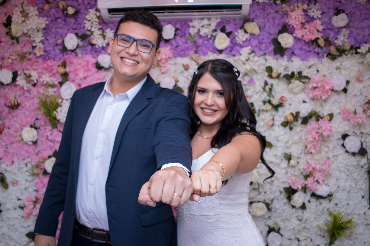 Celebramos o amor, a união, o inicio de um novo capítulo na vida desse casal super especial @gustavogt_campos e @alana_moniique