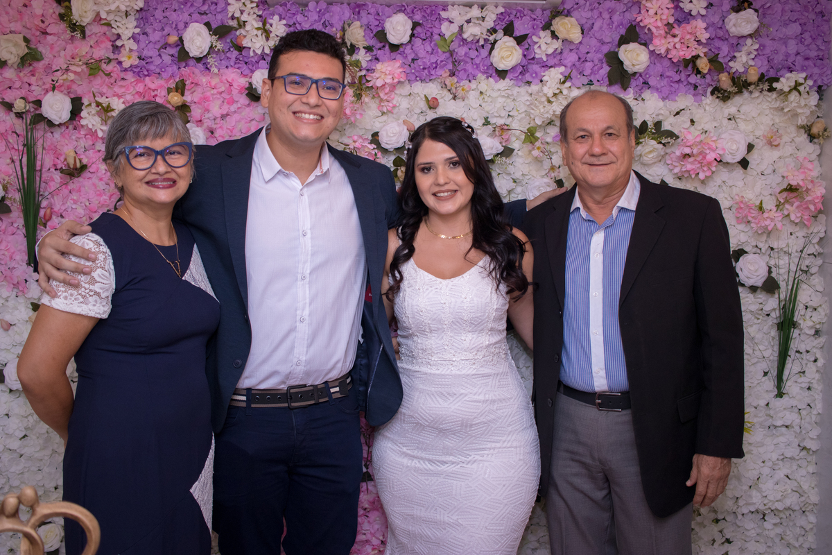 Celebramos o amor, a união, o inicio de um novo capítulo na vida desse casal super especial @gustavogt_campos e @alana_moniique