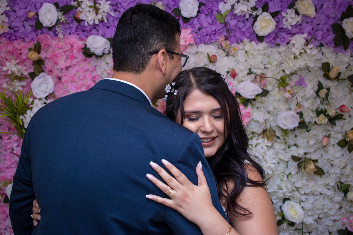 Celebramos o amor, a união, o inicio de um novo capítulo na vida desse casal super especial @gustavogt_campos e @alana_moniique