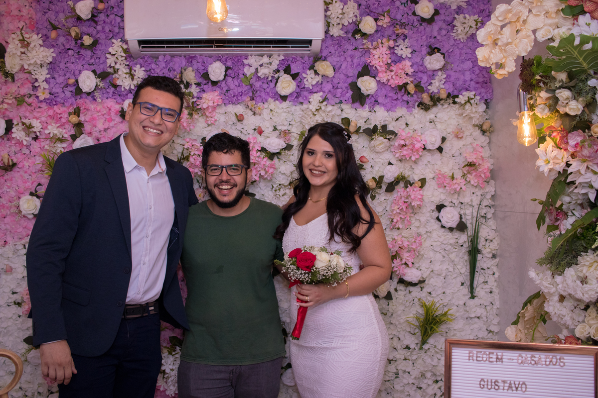 Celebramos o amor, a união, o inicio de um novo capítulo na vida desse casal super especial @gustavogt_campos e @alana_moniique