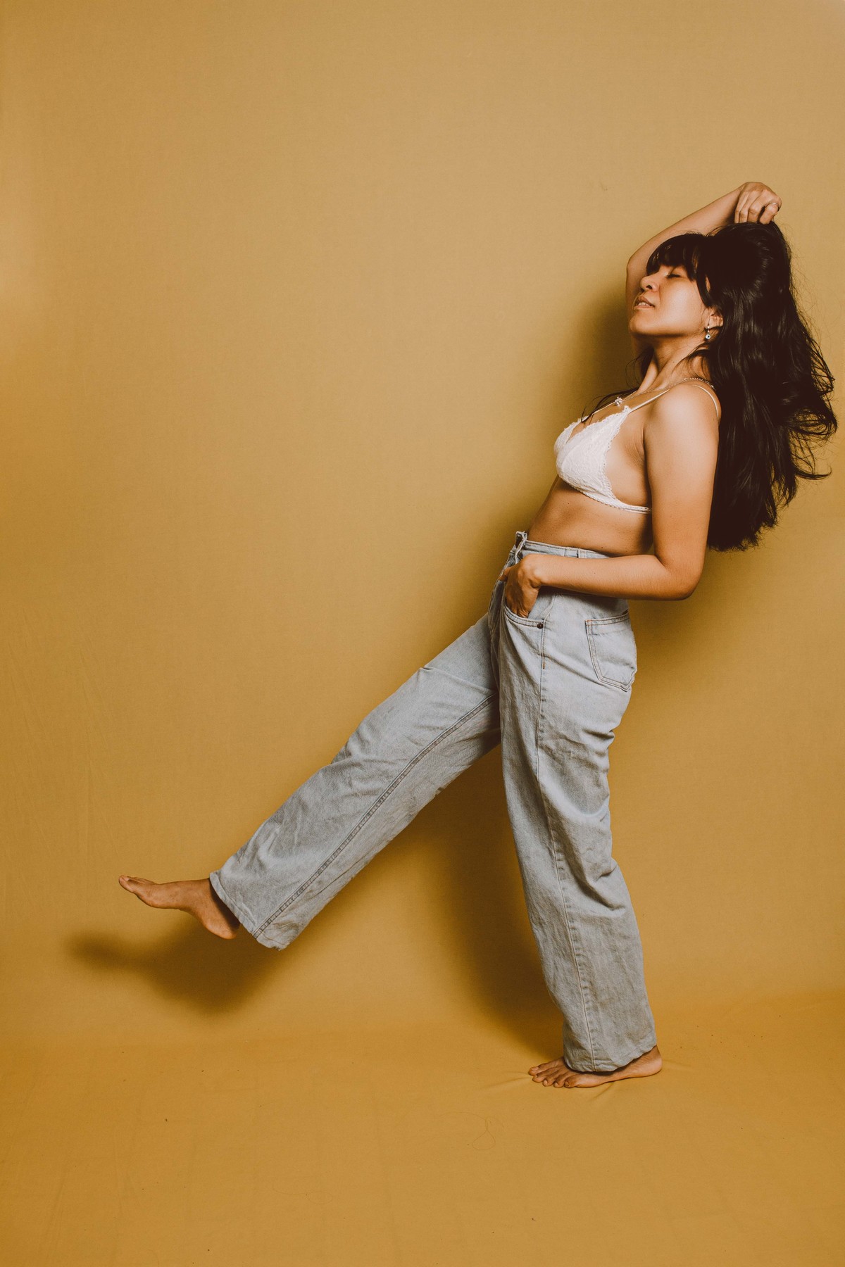 Ensaio feminino em estúdio com Ana Guimarães - Estúdio Composição 