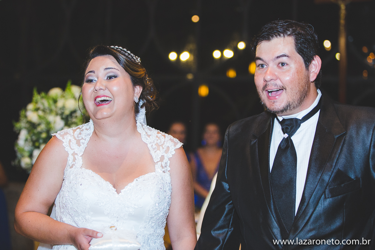 no casamento Noivos sentem emoção grande ao ver a entrada das alianças em Botucatu