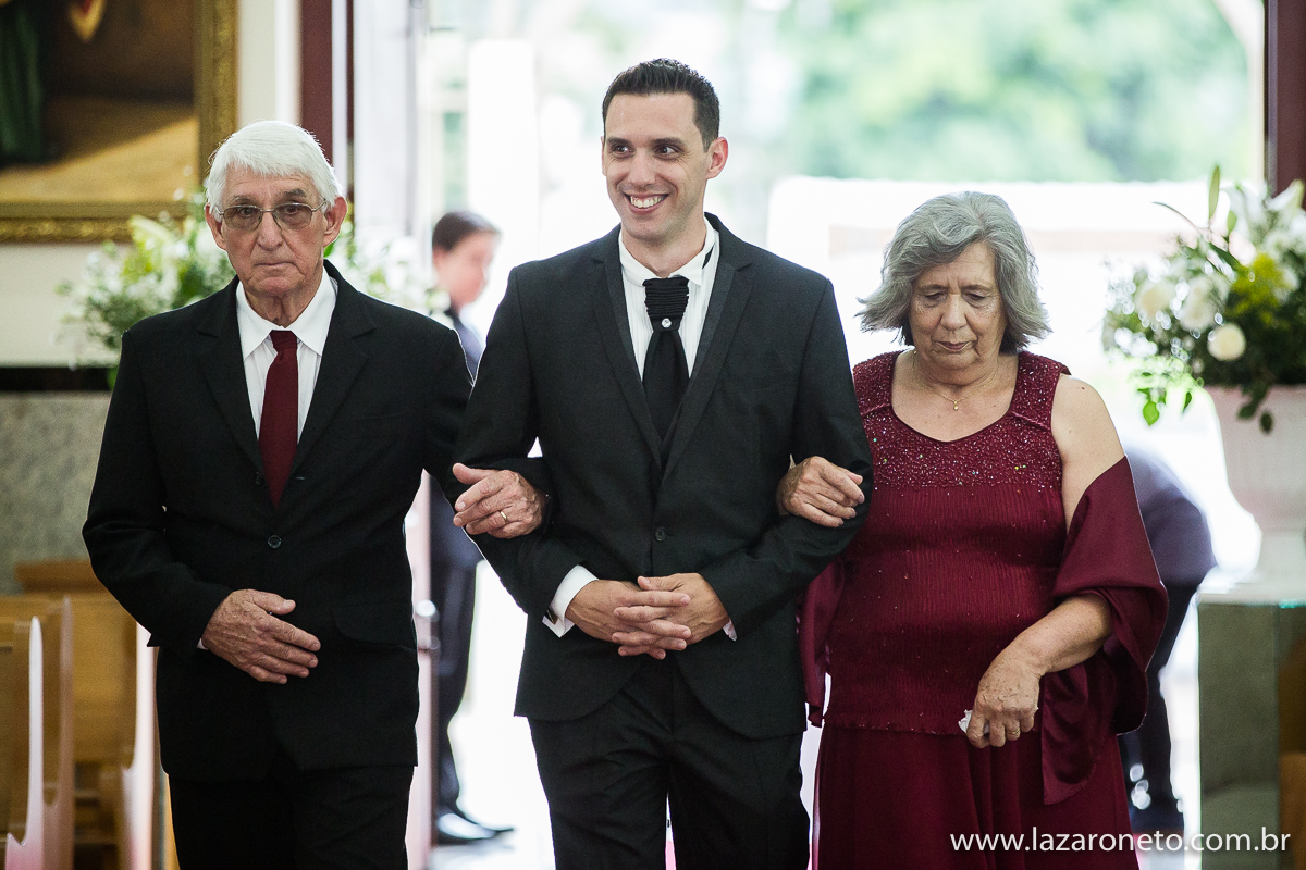 entrada do noivo em Itatinga