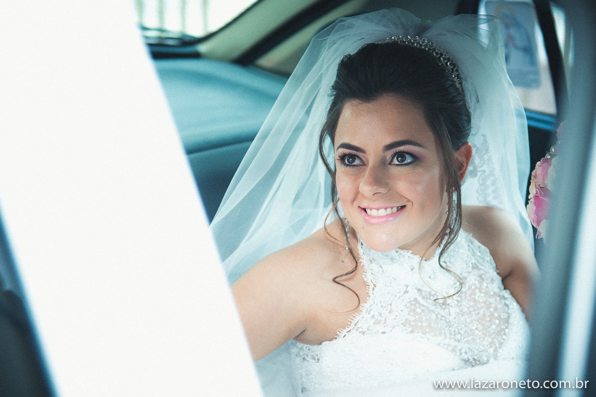 Noiva em carro em Itatinga