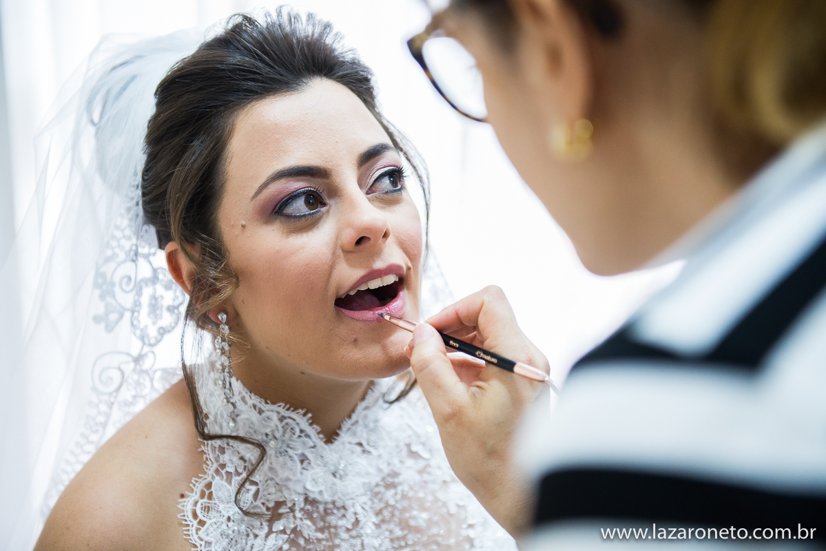 Noiva passa baton em Making off em Itatinga