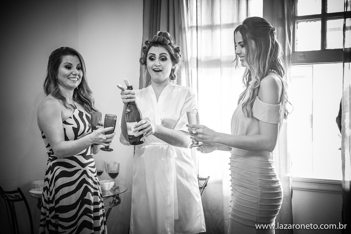 noiva faz foto após making off Botucatu