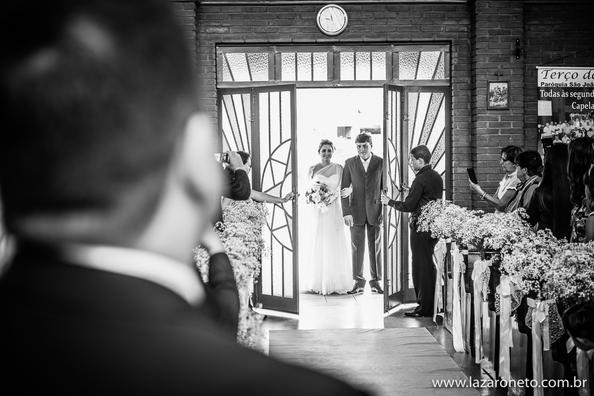 entrada da noiva e fotografo de casamento em  Itatinga,Botucatu