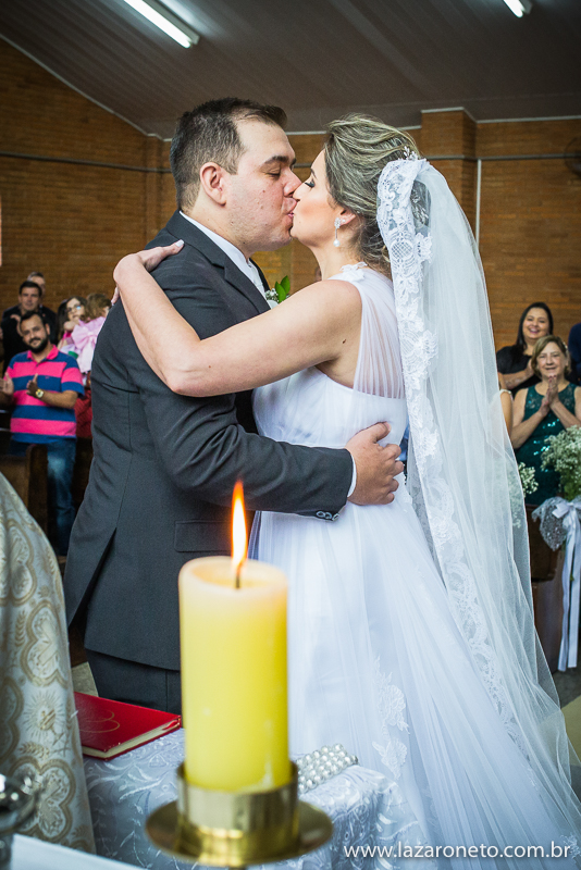Fotografo de casamento registra beijo dos noivos Casamento, fotografo Itatinga, Botucatu, avaré