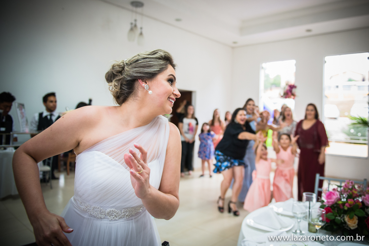 jogando o buke Casamento, fotografo Itatinga, Botucatu, avaré