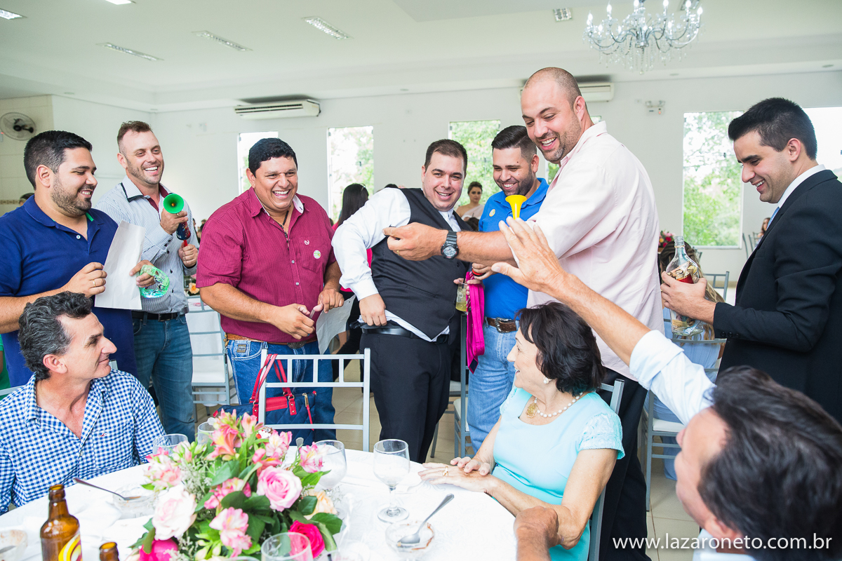 hora da gravata corta cueca junto Casamento, fotografo Itatinga, Botucatu, avaré