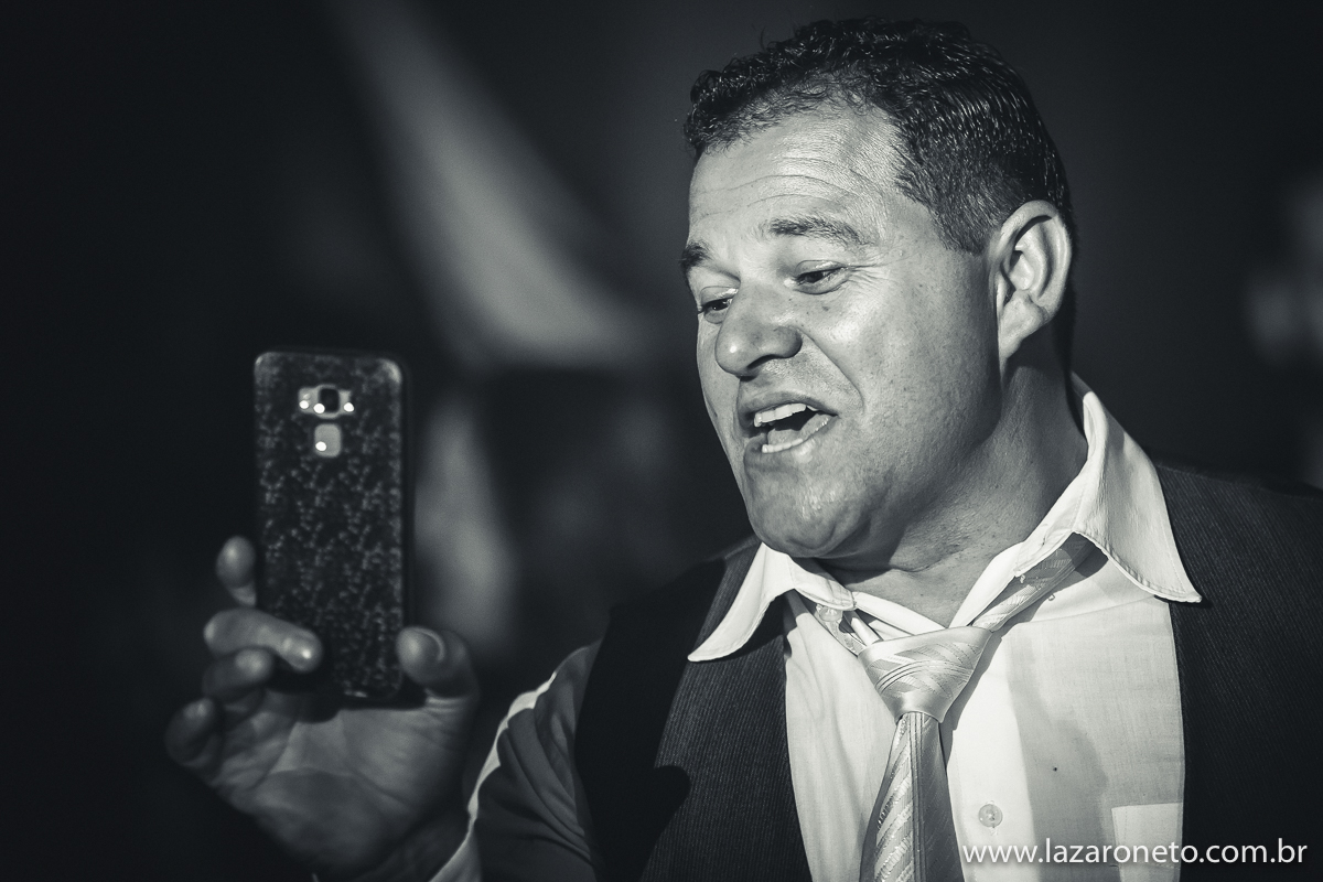 Pai da noiva grava tudo em casamento em Avaré