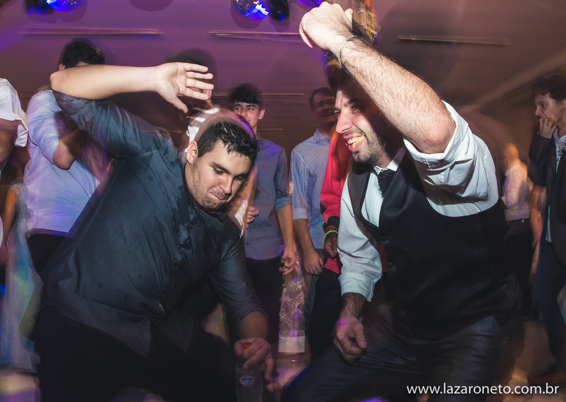 noivo se diverte em festa de Casamento em Avaré