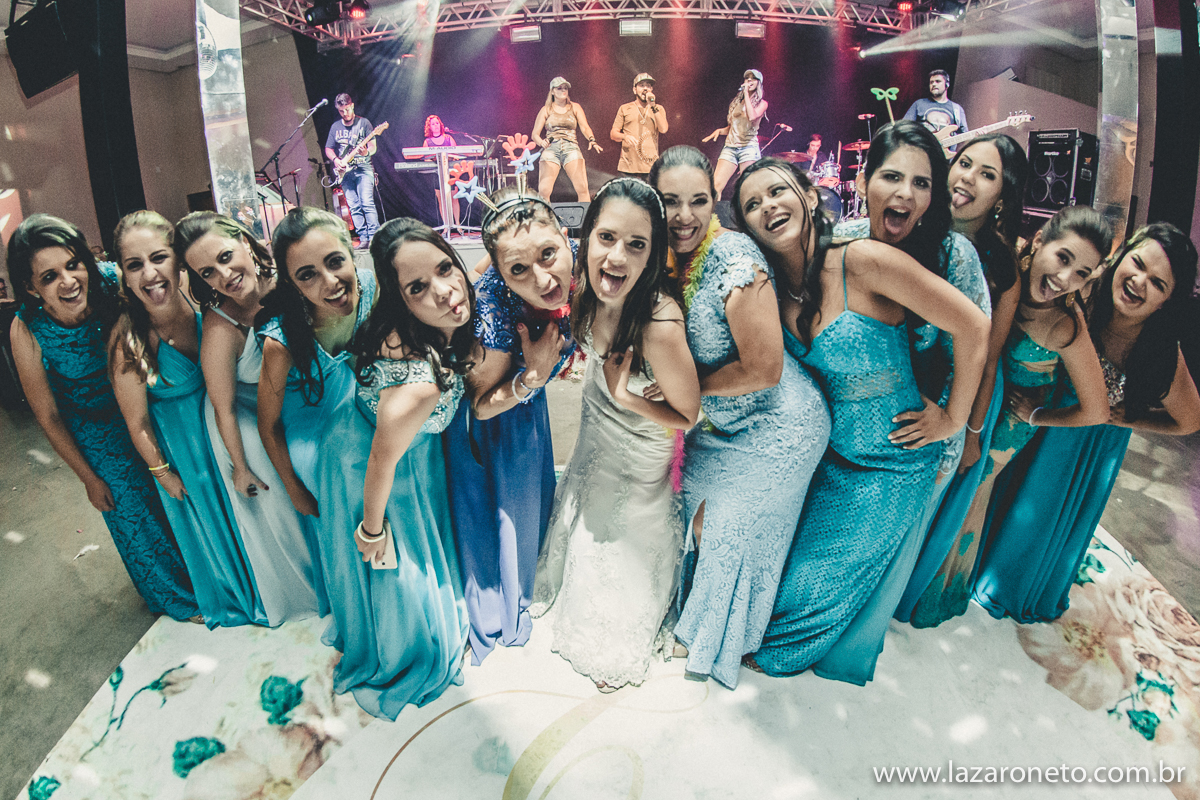 foto das Madrinhas durante a festa em Casamento em Avaré