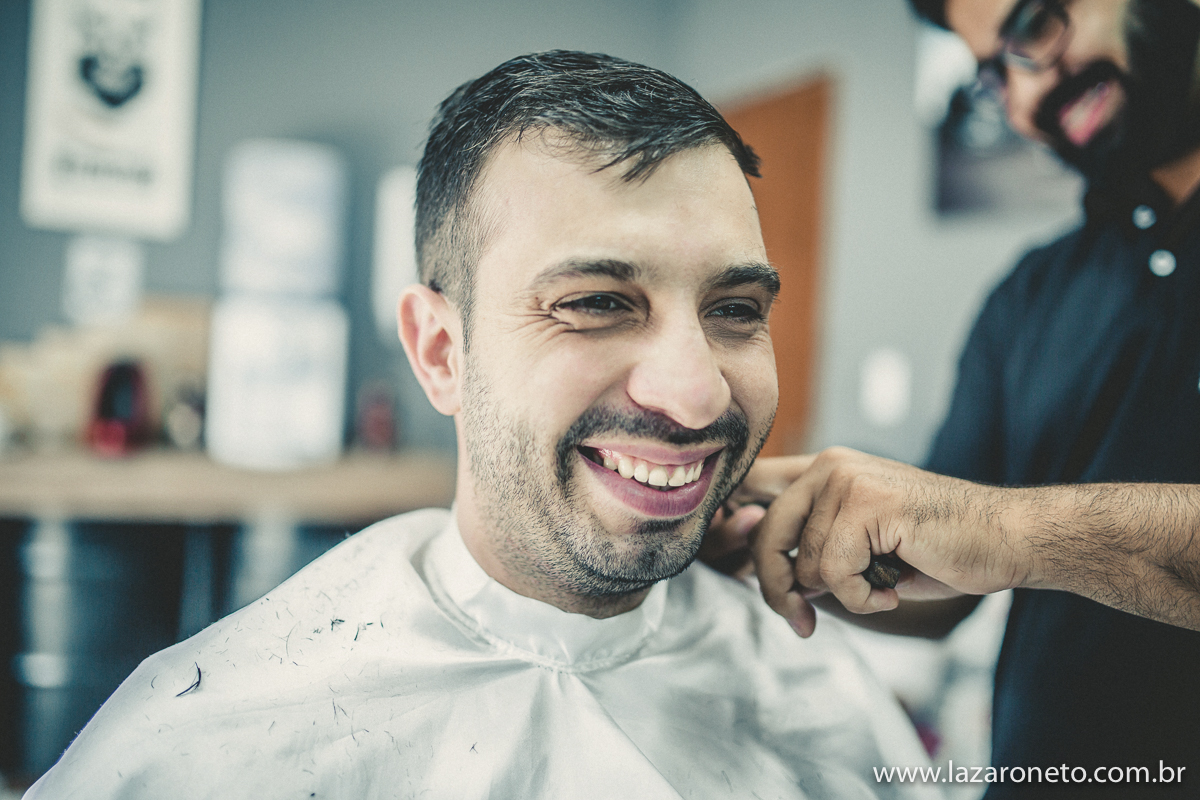 noivo em barbearia em avaré