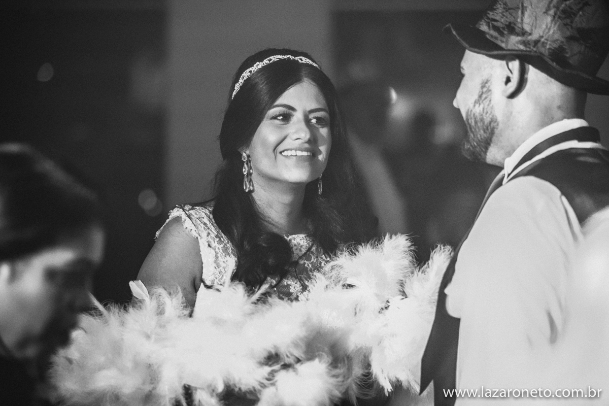 Noiva linda após casamento em Buffet Kuality Itatinga