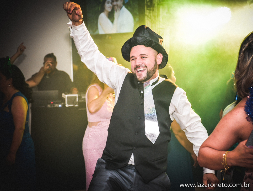 Noivo em festa Buffet Kuality Itatinga