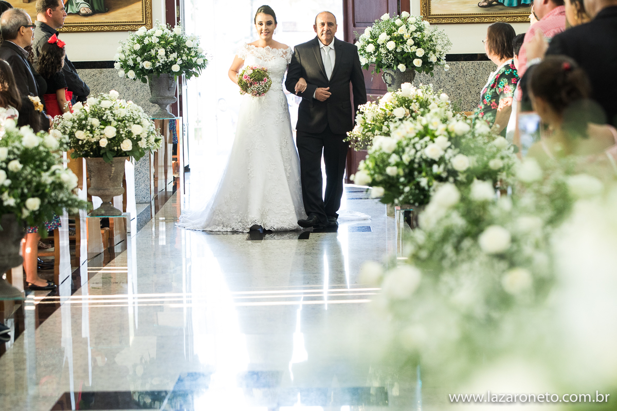 Entrada da noiva em Casamento em Itatinga, Botucatu