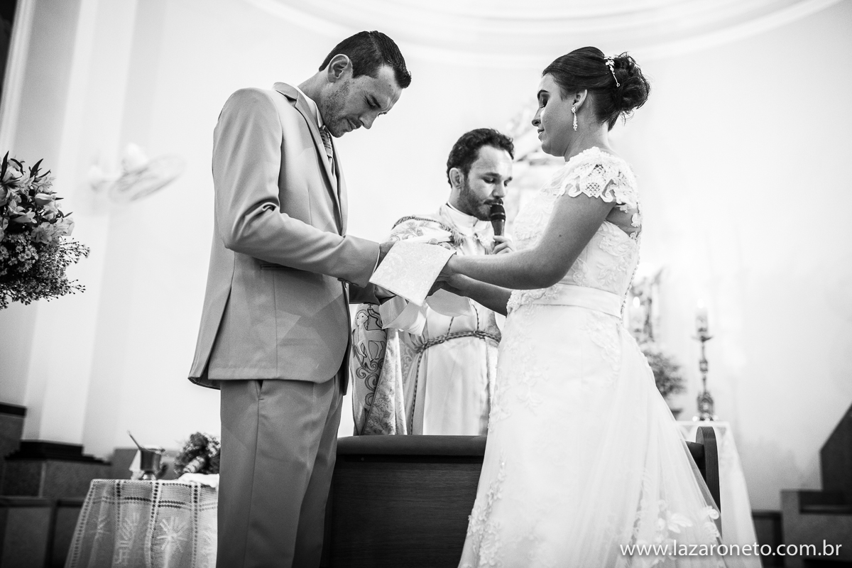 Casamento lindo perto de Torre de Pedra