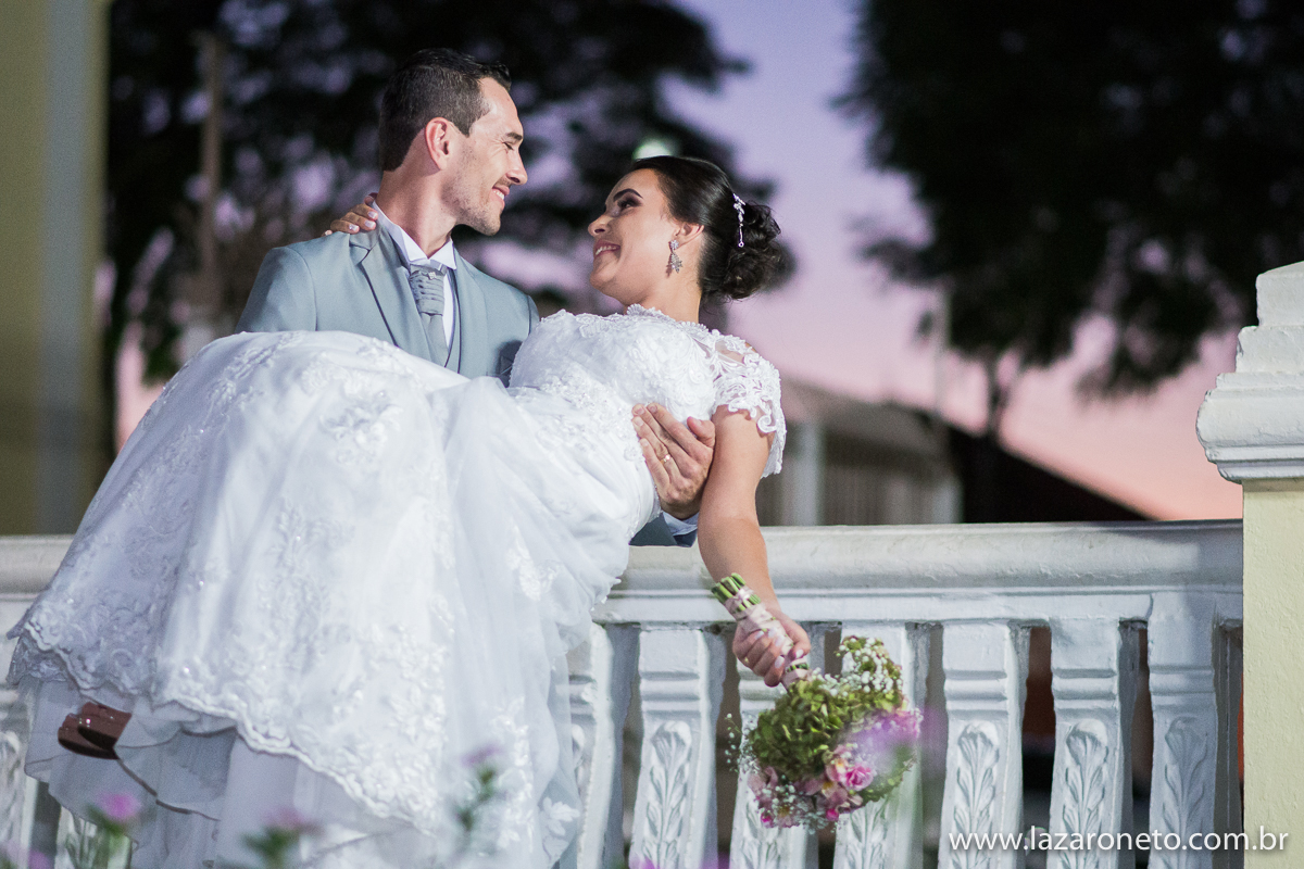 noivos lindos em Casamento Botucatu