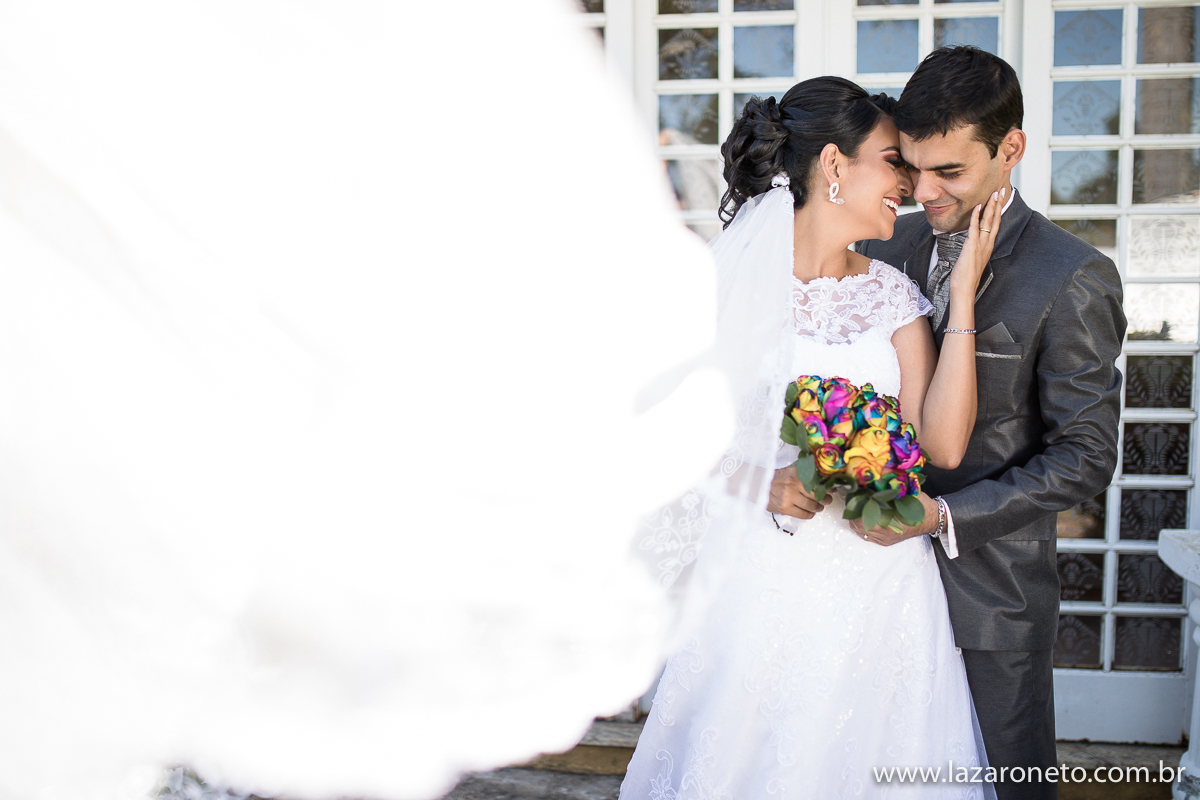 foto linda dos noivos em ensaio fotográfico Botucatu Itatinga