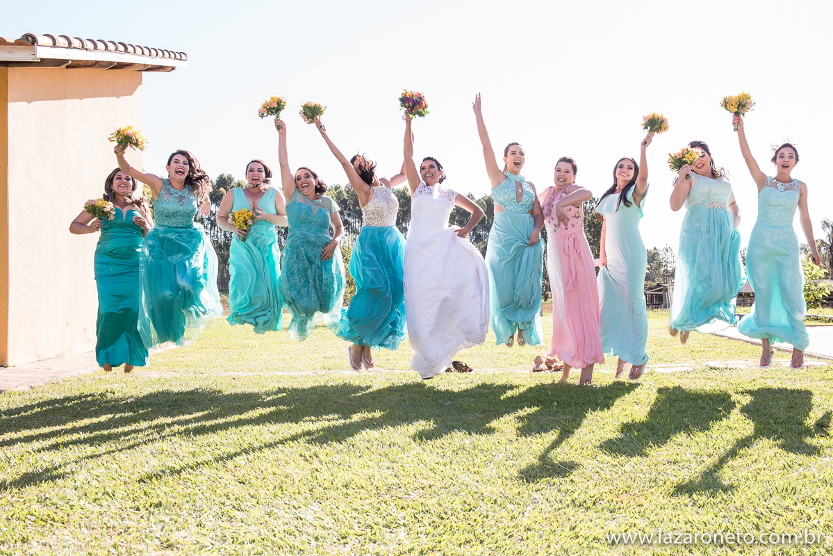 Madrinhas linda com vestido combinando em Casamento na região de Bauru