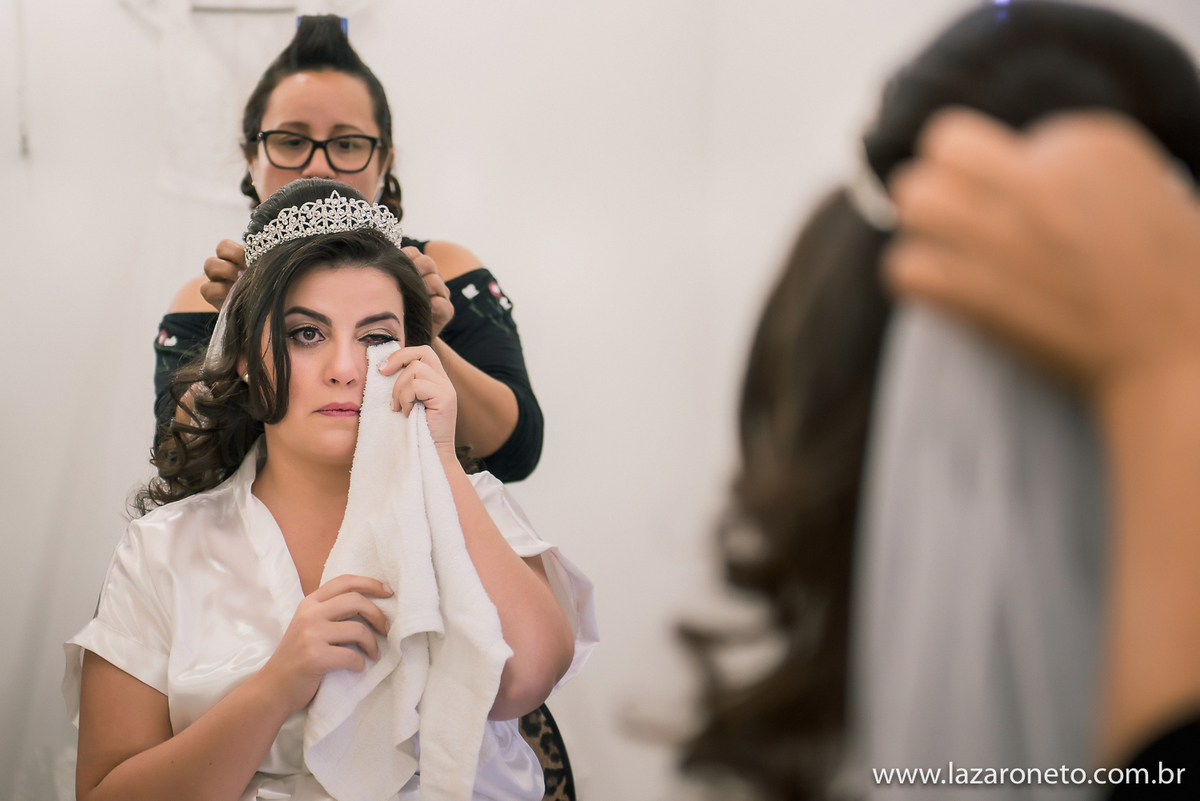 Noiva linda emocionada em Avaré