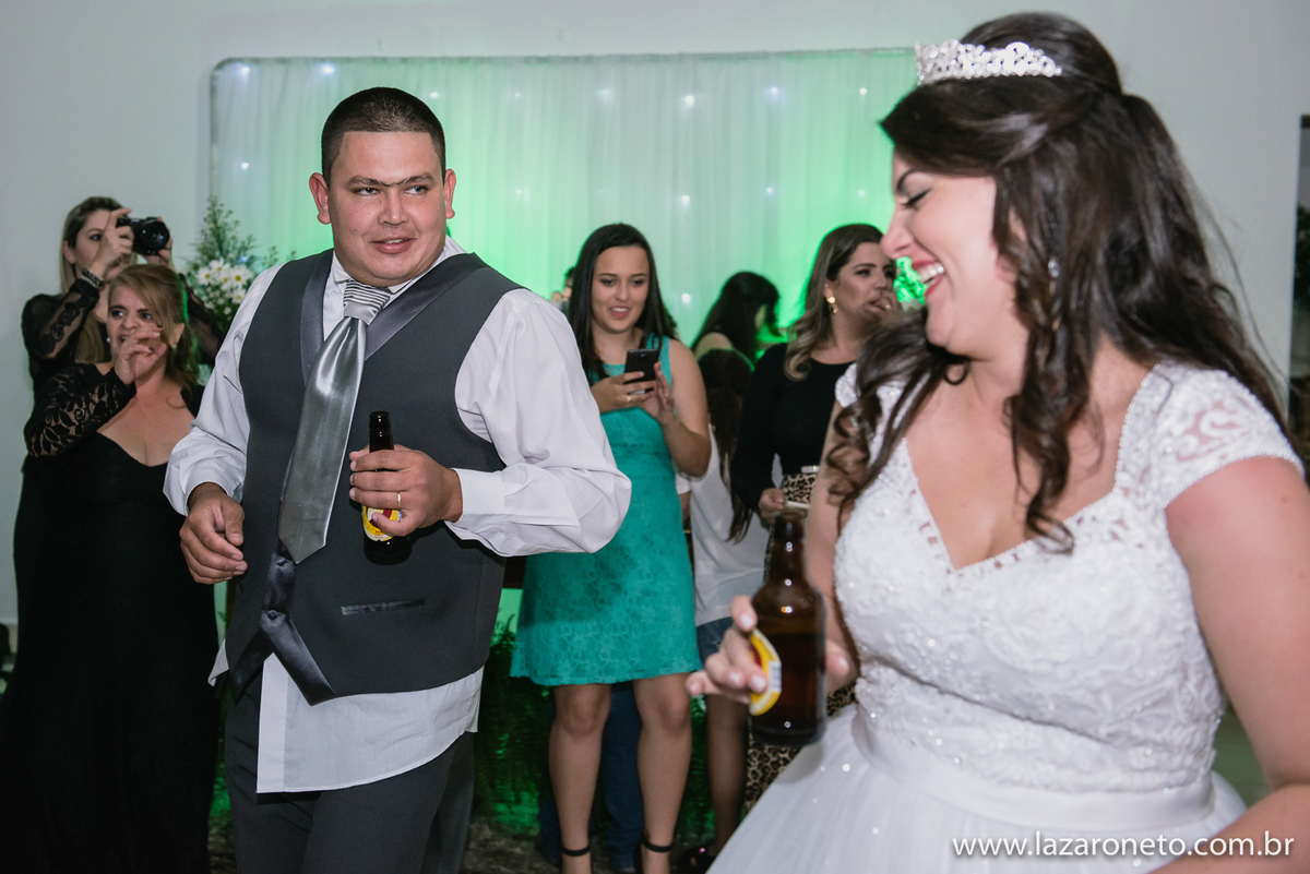 festa animada de casamento em Botucatu