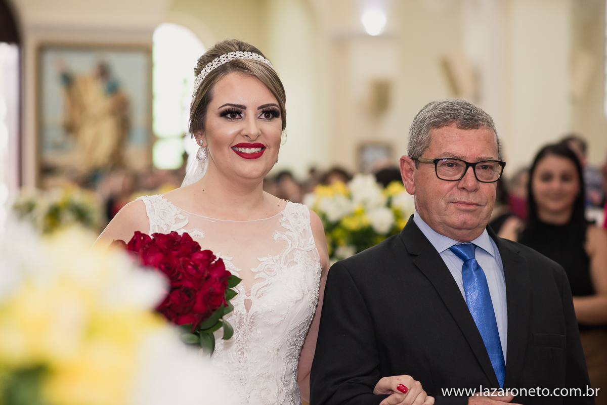 Entrada da noiva na igreja matriz de Avaré