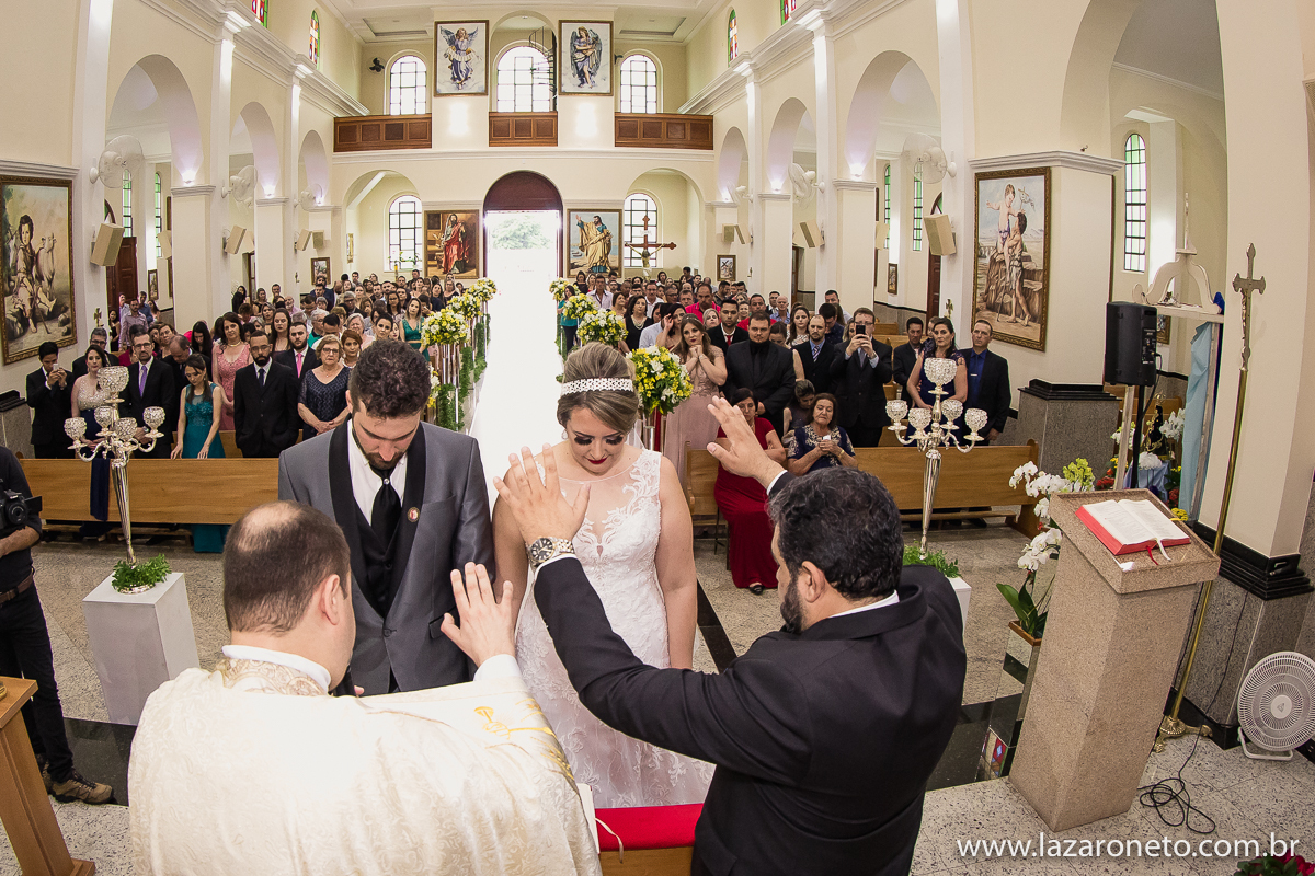 Benção dos noivos na igreja de Botucatu