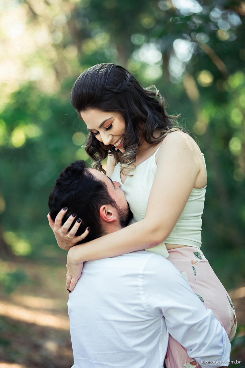 pré-wedding-botucatu-ensaio-fotografico-botucatu-ensaiofo-fotografico-interior-fotografo-em-botucatu-fotografo-no-interior-fotografia-expontânea-fotografo-em-itatinga