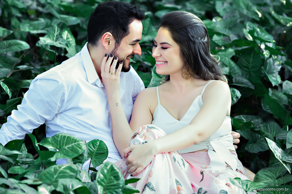 pré-wedding-botucatu-ensaio-fotografico-botucatu-ensaiofo-fotografico-interior-fotografo-em-botucatu-fotografo-no-interior-fotografia-expontânea-fotografo-em-itatinga