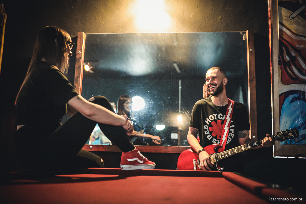 pré-wedding-botucatu-ensaio-fotografico-botucatu-ensaiofo-fotografico-interior-fotografo-em-botucatu-fotografo-no-interior-fotografia-expontânea-fotografo-em-itatinga-bar-villa-blues-jukehoint