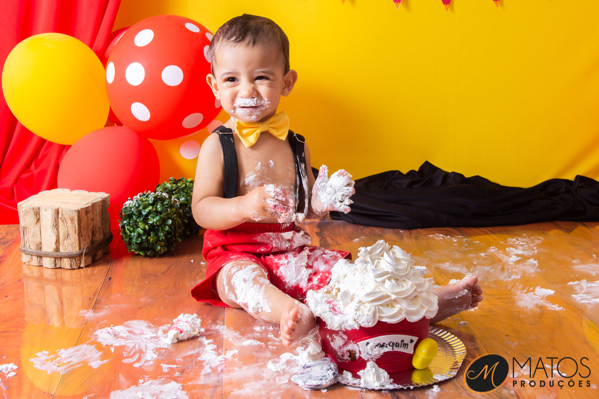 Ensaio fotográfico Smash The Cake em Santos - Ensaio Infantil - Fotografia de Bebês - Cake Smash