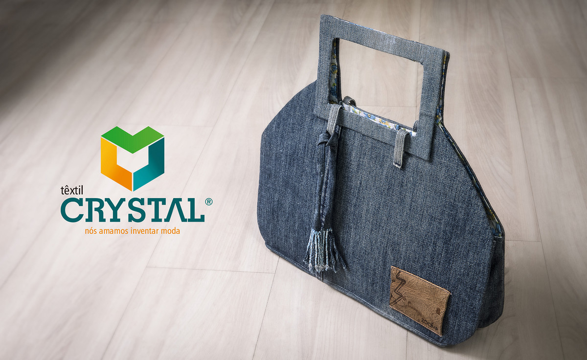 Bolsa feminina produzida com forro de bolso