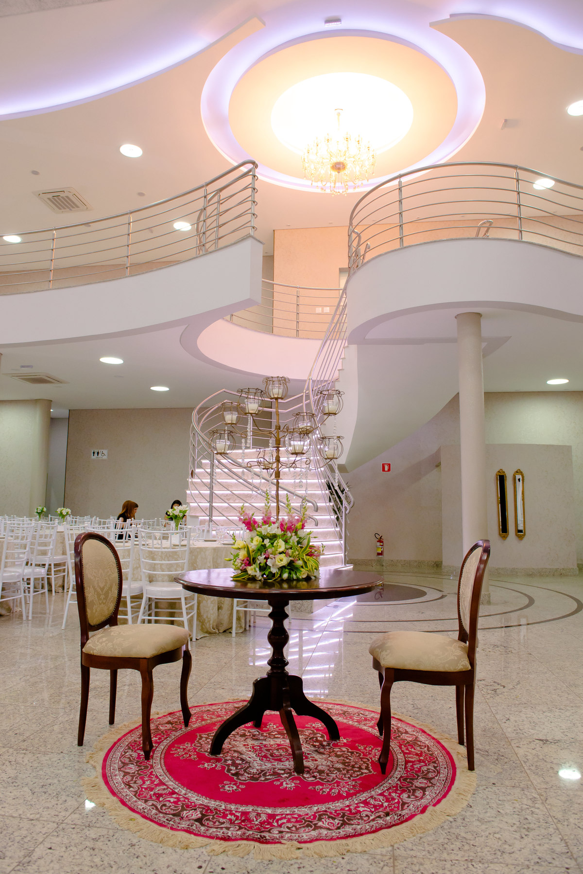 Espaço eventos Le Partie lepartiecomemoracoes.com.br
Paulo Guimarães Decorações de Eventos