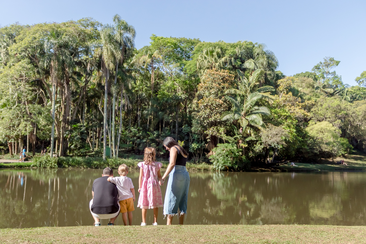 Ensaio de Família no Jardim Botânico de São Paulo; Fotografia Lifestyle; Ana Beatriz Fotografia; Foto espontânea 