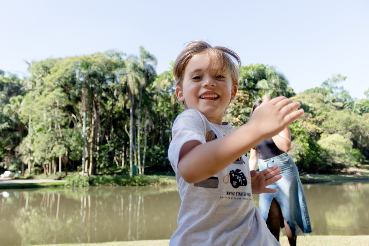 Ensaio de Família no Jardim Botânico de São Paulo; Fotografia Lifestyle; Ana Beatriz Fotografia; Foto espontânea 