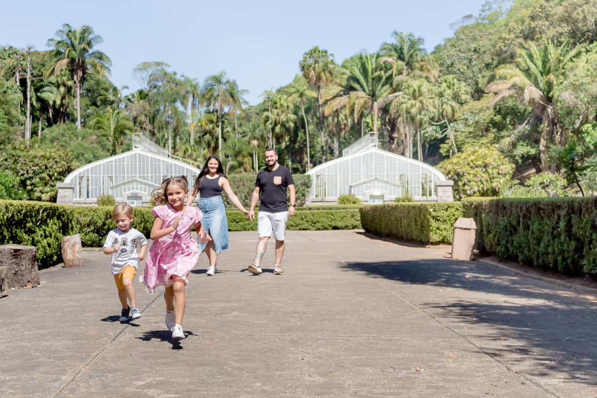 Ensaio de Família no Jardim Botânico de São Paulo; Fotografia Lifestyle; Ana Beatriz Fotografia; Foto espontânea 