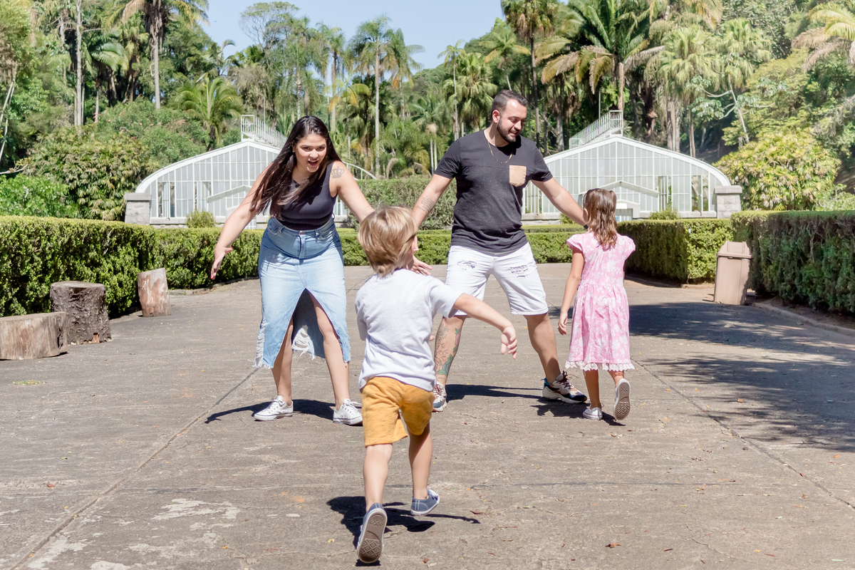 Ensaio de Família no Jardim Botânico de São Paulo; Fotografia Lifestyle; Ana Beatriz Fotografia; Foto espontânea 