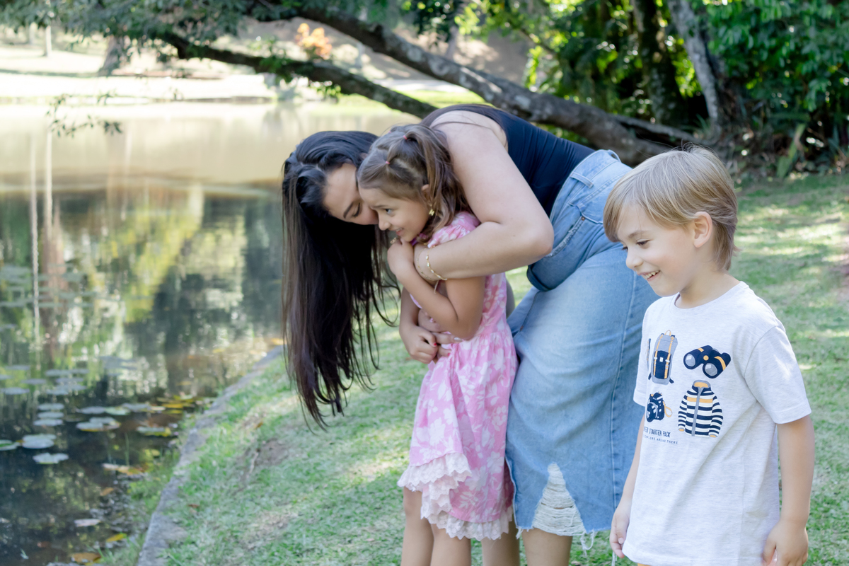 Ensaio de Família no Jardim Botânico de São Paulo; Fotografia Lifestyle; Ana Beatriz Fotografia; Foto espontânea 