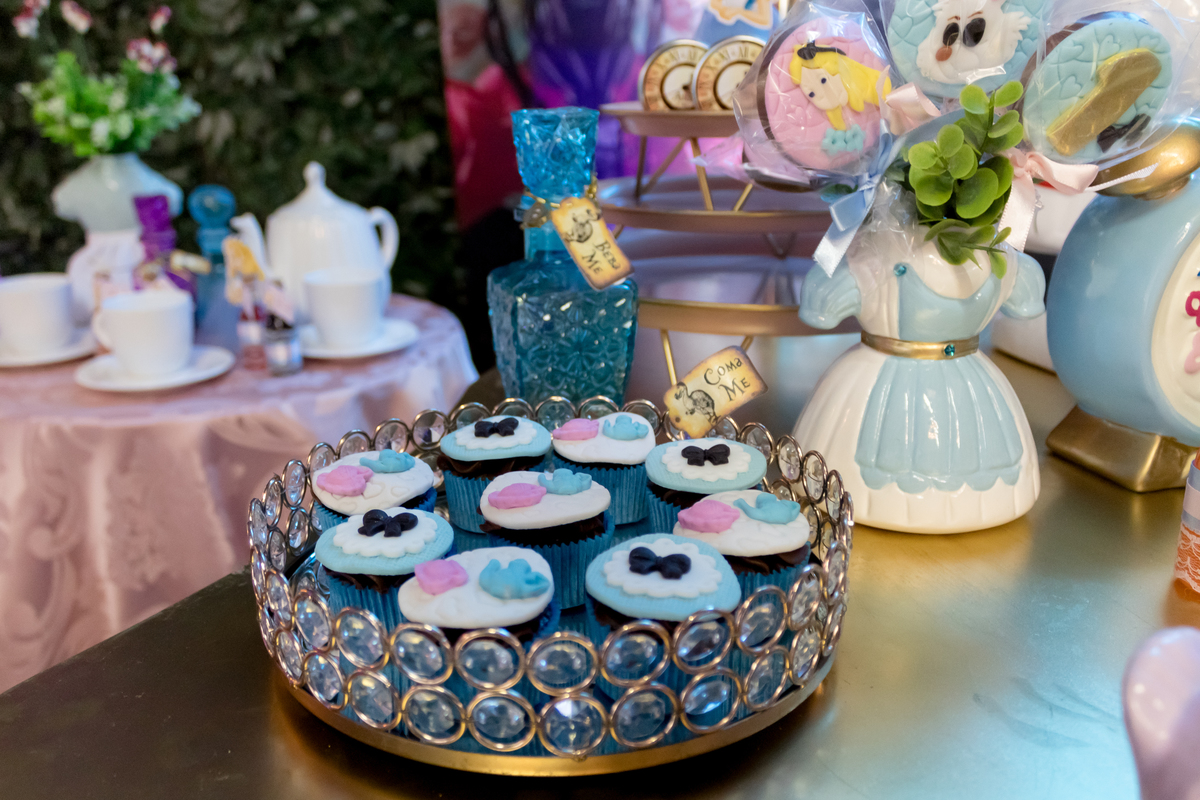 Festa infantil, Alice no País das Maravilhas, Decoração de festa, festa de 1 ano