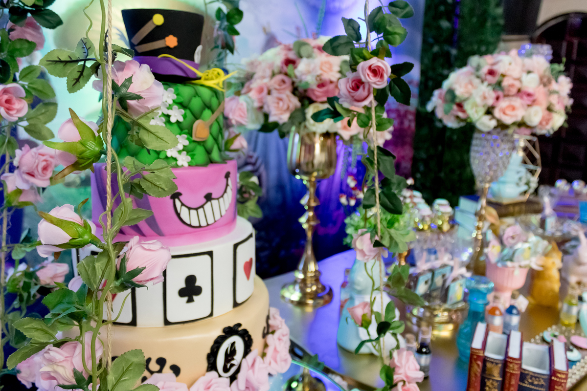 Festa infantil, Alice no País das Maravilhas, Decoração de festa, festa de 1 ano