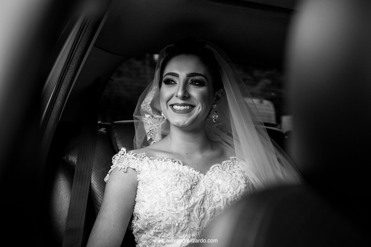 noiva no carro