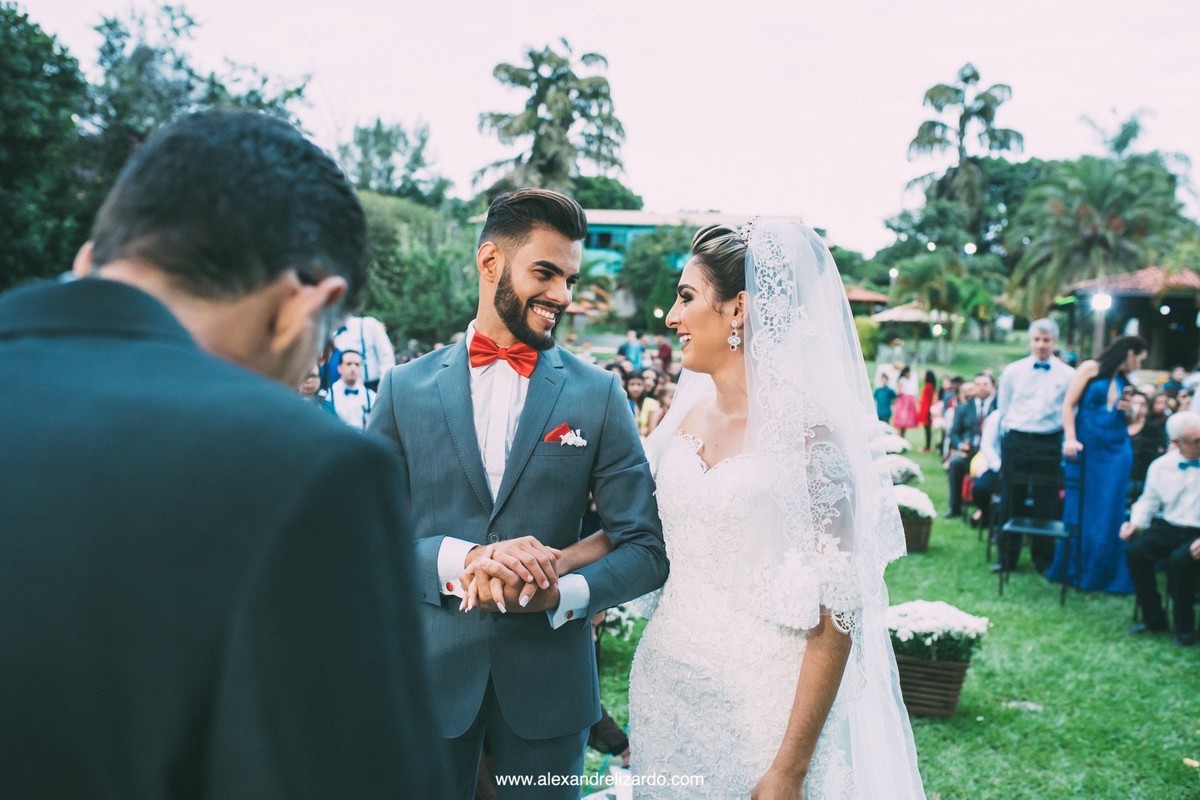 primeiro olhar na cerimonia de casamento